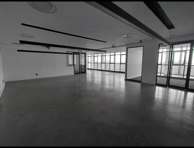 2,590M² OFFICE TO LET IN BRYANSTON